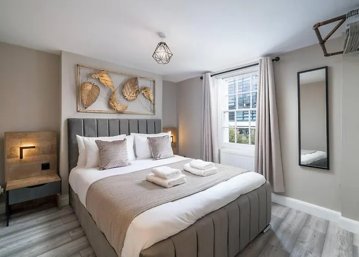 Large Stylish City Apartment
